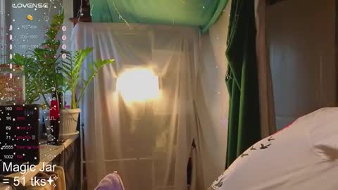 Snapshot of honeylem0n chatting on September 27, 4:43 am Molly online show from September 27, 4:43 am