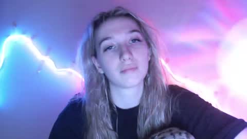 honeyveil online show from April 29, 8:24 pm