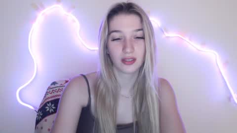 honeyveil online show from June 22, 12:34 pm