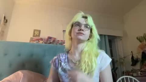 Emi Rose online show from February 19, 8:24 am