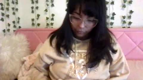 honeyyy89 online show from February 3, 4:33 pm