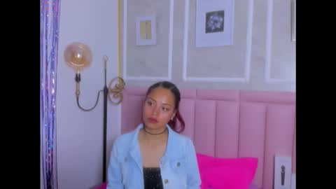 holly online show from March 17, 9:42 pm