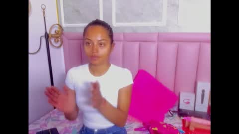 holly online show from March 16, 8:02 pm