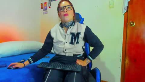 ONLYFANS online show from April 29, 9:30 pm