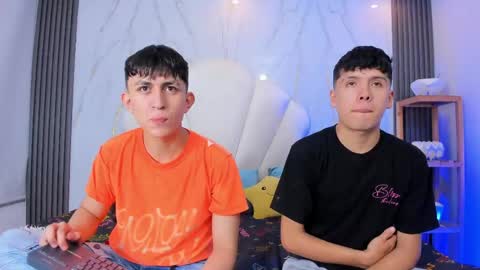 hoot_booys_ online show from April 27, 9:34 pm