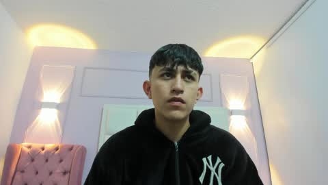 hoot_booys_ online show from April 26, 3:26 am