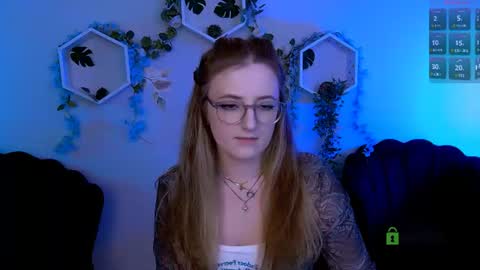 hope_shadow online show from June 11, 7:12 pm