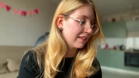 Snapshot of horney_audrey chatting on October 21, 3:22 am Audrey online show from October 21, 3:22 am