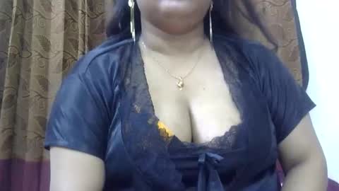 Snapshot of horneydesibabe chatting on September 22, 6:56 pm horneydesibabe online show from September 22, 6:56 pm
