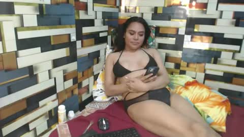 horniestleah online show from April 29, 5:30 pm