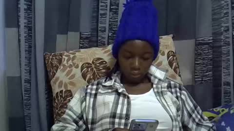Leila online show from April 25, 3:30 am