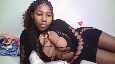 cutiey online show from April 23, 11:06 pm