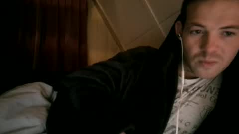 horny_dutch020 online show from May 6, 8:37 pm