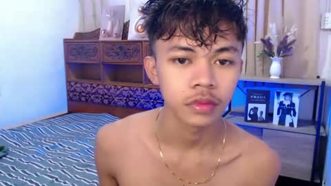 horny_joshxxx online show from July 23, 2:42 am