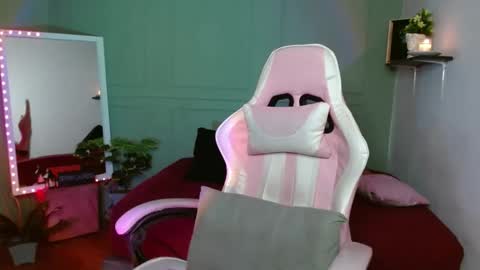 onlyTiffany I broke up with  frank 10 days ago online show from December 25, 8:07 am