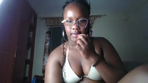 Lucy online show from February 6, 8:00 pm