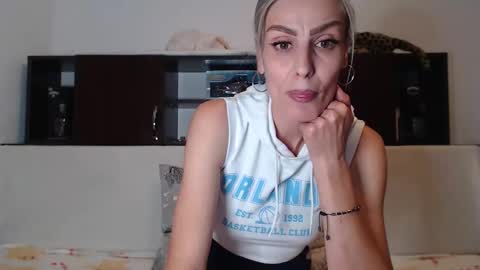 Snapshot of hornygirllx chatting on October 20, 6:02 pm AshlineKatte online show from October 20, 6:02 pm