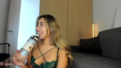 Holly  online show from May 1, 6:46 pm