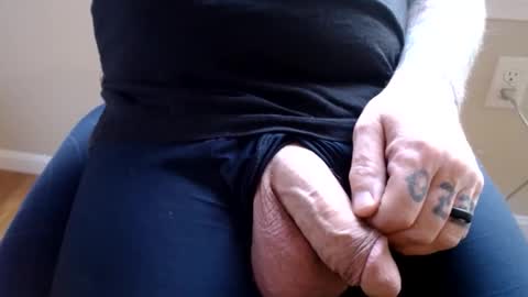Hornyhumper online show from May 6, 12:33 pm
