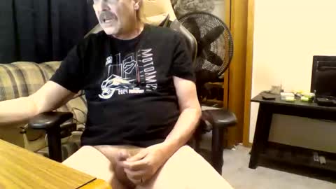 hornymanwi online show from May 7, 12:01 pm