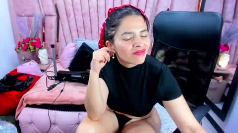 hornyskinny26 online show from July 22, 5:31 am