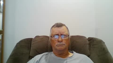 Snapshot of hot4tightholes chatting on October 21, 2:21 pm hot4tightholes online show from October 21, 2:21 pm