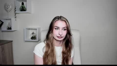 Snapshot of hot_1nina chatting on October 22, 6:27 am NINA online show from October 22, 6:27 am