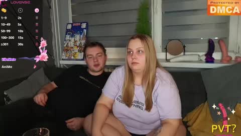 hot           couple online show from December 14, 11:45 pm