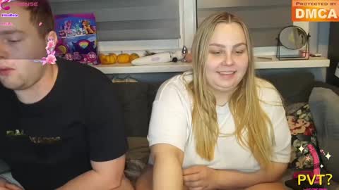 hot           couple online show from December 1, 4:32 pm