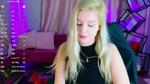Veronica Vi online show from May 11, 5:25 am