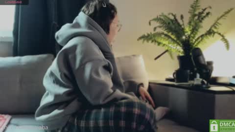   online show from February 23, 2:25 pm