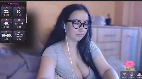 Snapshot of hot_big_ass chatting on September 24, 8:32 am v online show from September 24, 8:32 am