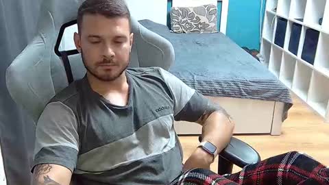 Snapshot of hot_cap_77 chatting on October 2, 6:17 pm hot_cap_77 online show from October 2, 6:17 pm