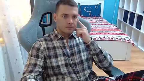 hot_cap_77 online show from December 17, 5:30 pm