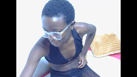 hot_chiqqq online show from April 30, 12:04 am