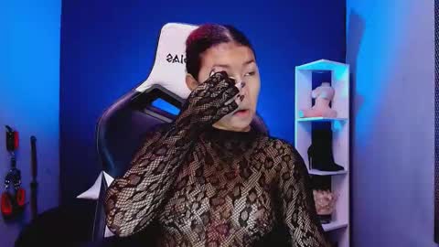 hot chocolate 4u online show from November 12, 12:40 pm