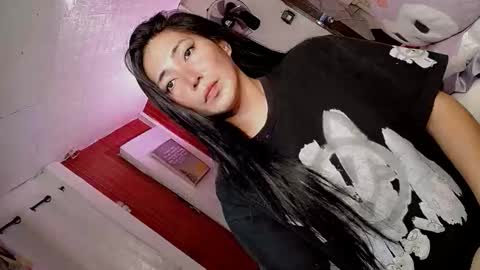 its me CLAUDIA online show from April 28, 8:51 am