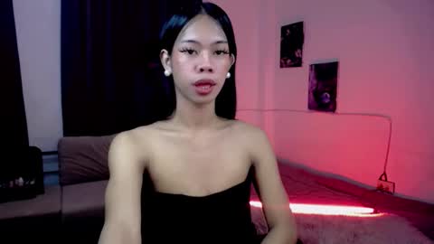 Yllana Marie online show from April 25, 9:22 am