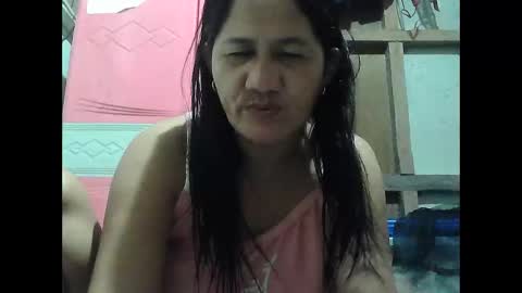 Snapshot of hot_mama09 chatting on October 19, 11:26 am hotmama online show from October 19, 11:26 am