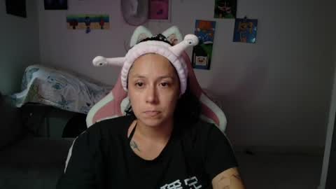 Mia online show from June 25, 8:14 pm