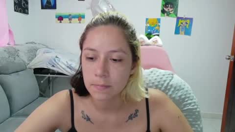 Mia online show from April 29, 7:19 pm