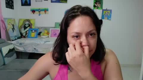 Mia online show from July 4, 6:11 pm