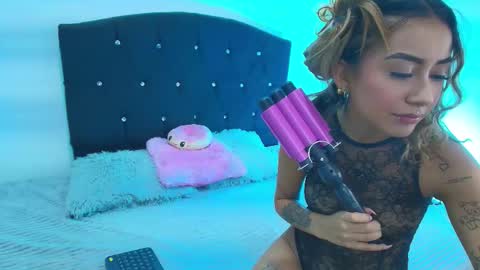 Snapshot of hot_valeryx chatting on September 28, 1:47 am hot_valeryx online show from September 28, 1:47 am