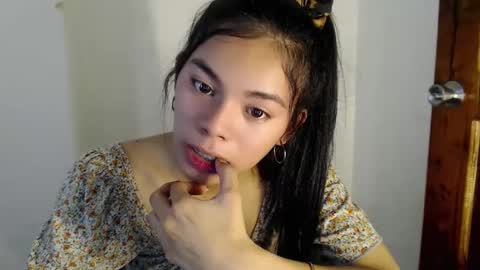 Yanna online show from April 28, 2:38 am