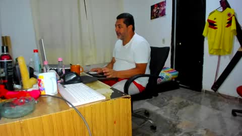 hotandfierylatinos online show from June 27, 10:10 am