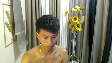 hotasian_richard online show from April 7, 8:05 am