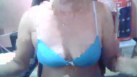 Snapshot of hotbetty_45 chatting on March 2, 5:23 am hotbetty_45 online show from March 2, 5:23 am
