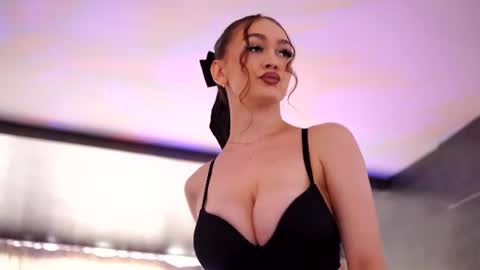 Anais online show from July 3, 9:03 am
