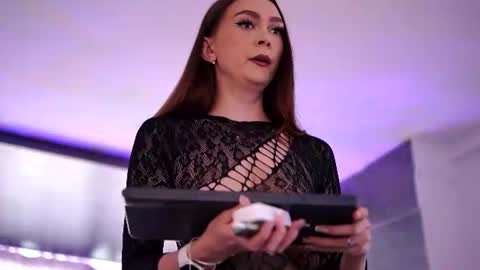Anais online show from July 26, 8:56 am