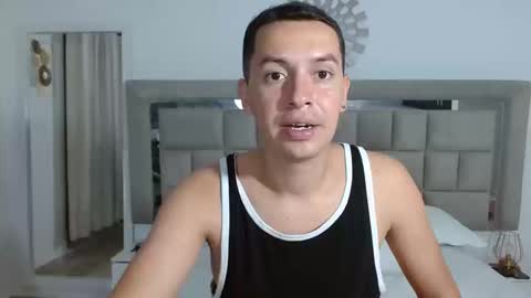 hotcamboysxox online show from October 15, 3:32 am